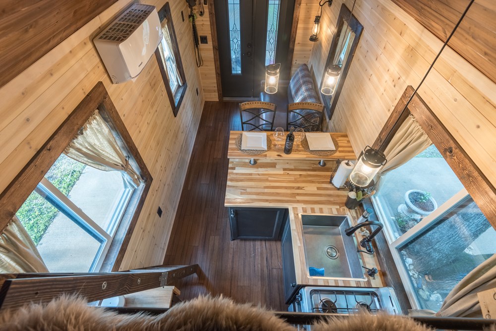 Tiny House for Sale - Tiny House Log Cabin - Move-in ready!